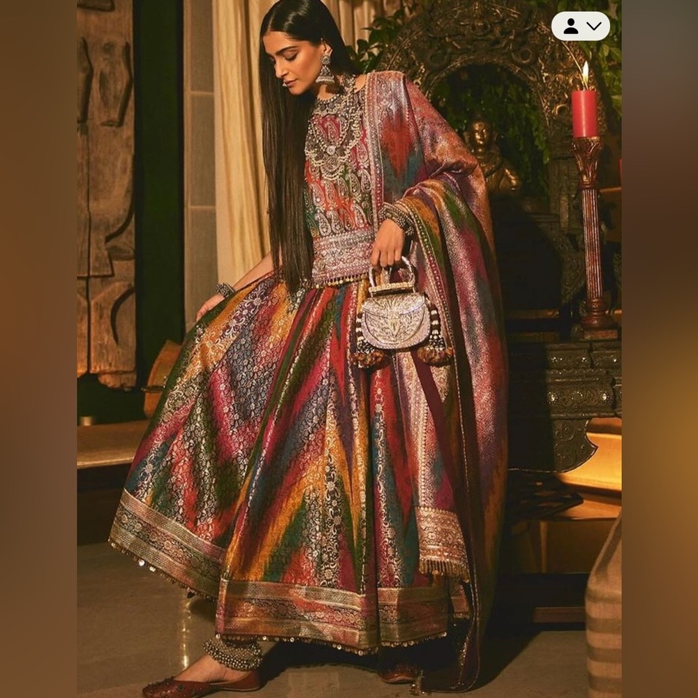 NEW Artisanal Banaras Silk Zari woven maxi Skirt & Blouse Set. Very Beautiful!